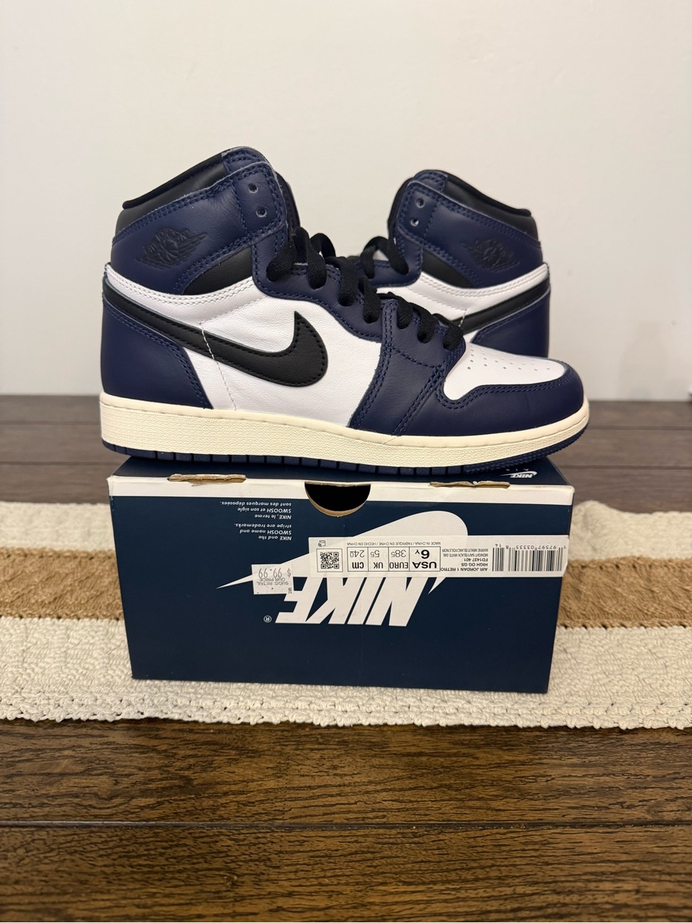Jordan 1 Retro High OG Midnight Navy (GS) size 6Y